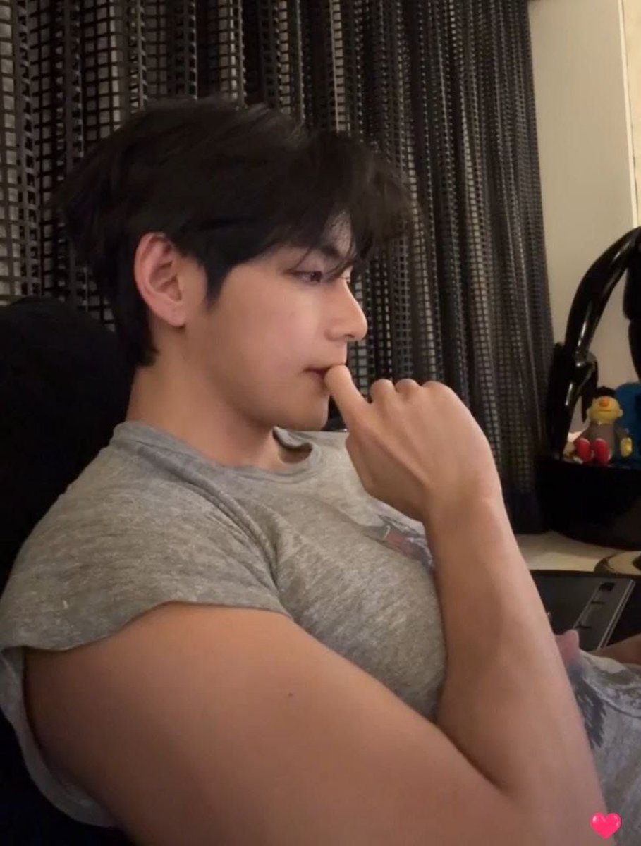 httpsjkcom's tweet photo. 아…씨발 사랑해… https://t.co/q0DBJmeRDr