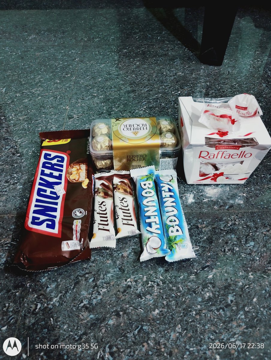gangofAMA's tweet photo. Good night, X family!

Before you head to bed, pick your favorite chocolate from this list.

If your favorite chocolate is on this list, I’ll definitely send it to you...🤗

So, don't forget to leave a comment!

#GodNight https://t.co/0tYckMtqfX