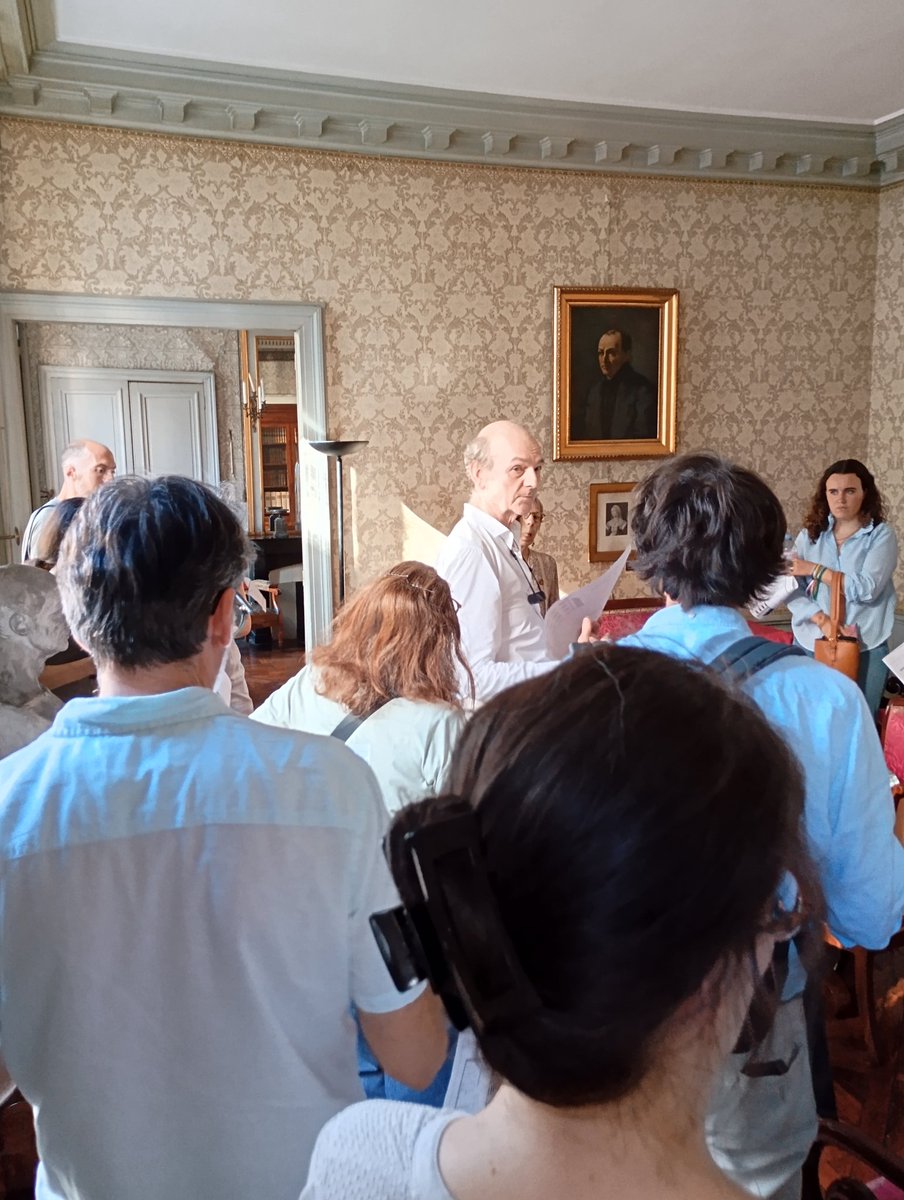augustecomte75's tweet photo. [EN COURS] Passionnante visite de l'appartement d'Auguste Comte par l'historien de l'architecture Jean-François Cabestan https://t.co/YJ8GUiHCRo