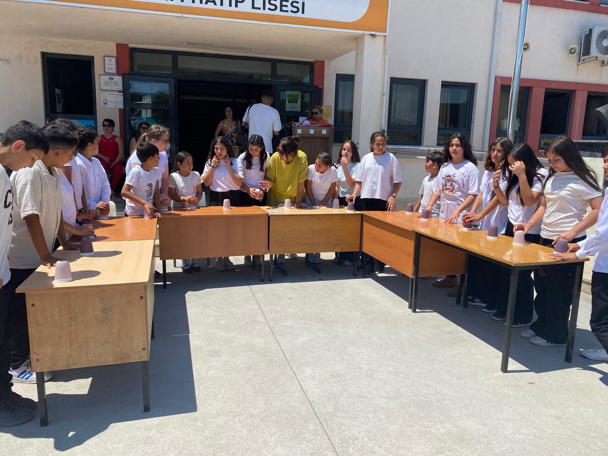 UlaMem's tweet photo. +

Program kapsamında sergilenen eserler katılımcılar tarafından ilgiyle karşılandı. Sanat Şenliği, yoğun ilgi ve memnuniyetle sona erdi.++

@tcmeb @tcmuglavaliligi @mugla_mem @emrecay55 @mugla_arge @Cyigitula https://t.co/3bYPk8OYHB