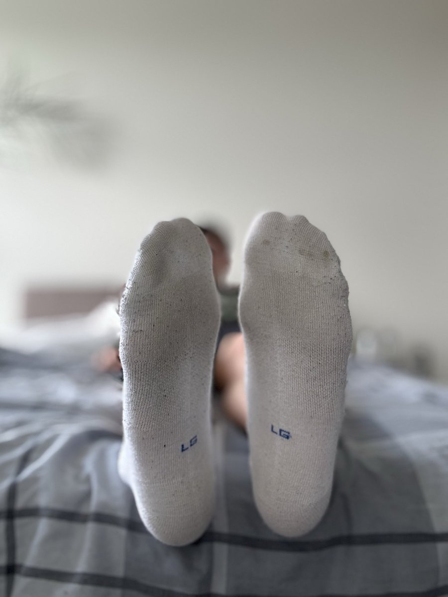 MasterZJuk's tweet photo. That time again 😉 who wants a good sniff and have the pleasure of massaging my perfect feet??? 
Let me sit back and relax whilst you slave away at my sweaty soles 😈 https://t.co/XxfTwxHOGf