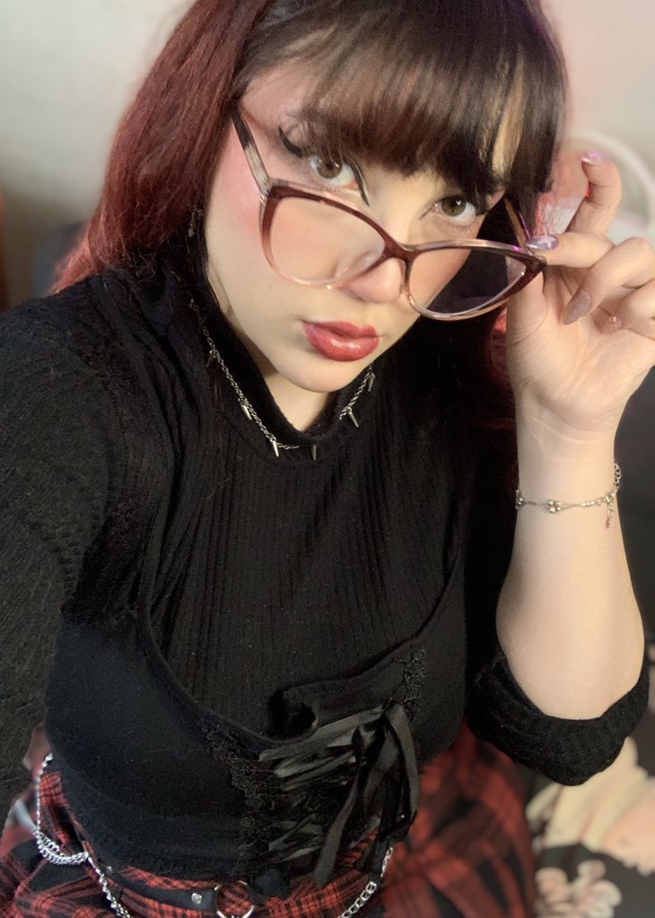 vixenpixel_'s tweet photo. eye contact is a privilege https://t.co/SKkzUiPv9E