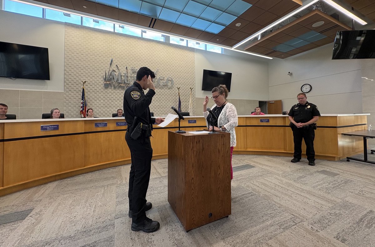 MuskegoPolice's tweet photo. We introduced him following graduation from the academy last month, but last night, Officer Sagri was officially sworn in during the common council meeting at City Hall. Please join us again in wishing him a warm welcome to the team! #1WARRIOR https://t.co/EoxBTVReZM