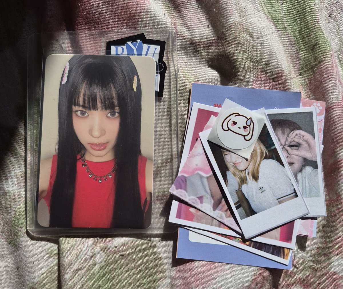 LLoriinam's tweet photo. Feedback positivo para a @hwjisells que me vendeu essa ryu lindinha!! apesar da demora, valeu super a pena esperar, a embalagem protege super bem além de ser linda!! adorei a compra ♡ https://t.co/ij8YIg9NPl