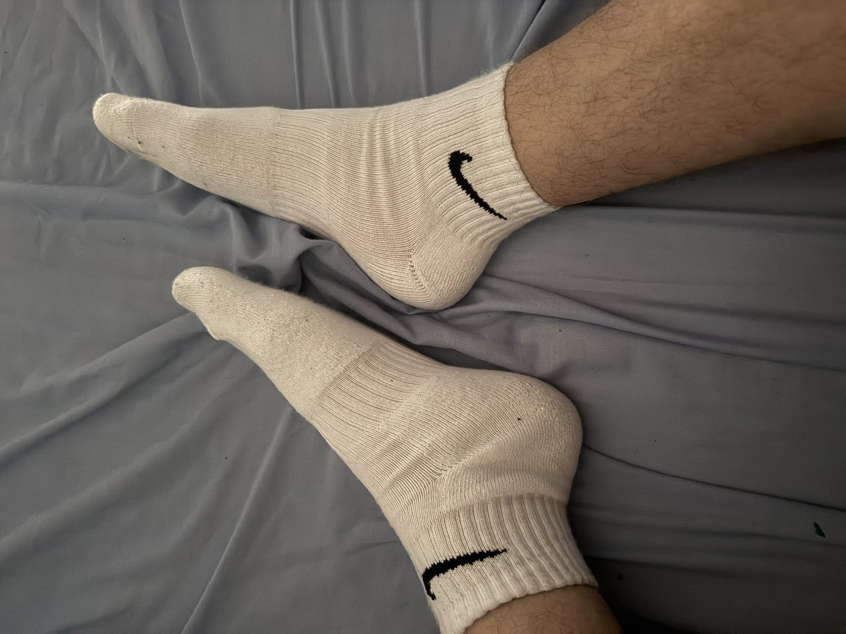 Edward_sleep's tweet photo. 20 RT = 1 tirage au sort pour une commande gratuite 🎉😼🍆🩲👣🧦#cashmaster #cashmasterfr #soumis
#findom #pieds #moneyslave
#cashslave #boyfeet #boyfeetfr
#teenboyfeet #feetmaster
#masterfeet #bdsm #feetfetish
#findomfrance #footfetish #find
#soles #toes #domination https://t.co/u8RaFZc4Du