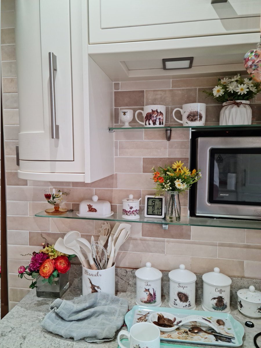 Craiglord14's tweet photo. @moraimauy I have similar style tiles, but oblong
Match my stone pillar, excuse the mess, https://t.co/bKvGjVt8YJ