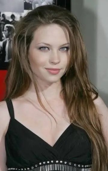 aestheticwithem's tweet photo. มีรายงานว่า Daveigh Chase นักแสดงสาวผู้เป็นที่รู้จักจากการให้เสียงพากย์ Lilo ใน Lilo & Stitch รวมถึงรับบท Samara Morgan ใน The Ring และพากย์เสียง Chihiro ในเวอร์ชันภาษาอังกฤษของ Spirited Away ได้เสียชีวิตแล้วในวัย 35 ปี จากภาวะติดเชื้อในกระแสเลือด 

ขอแสดงความเสียใจด้วยนะคะ
#daveighchase