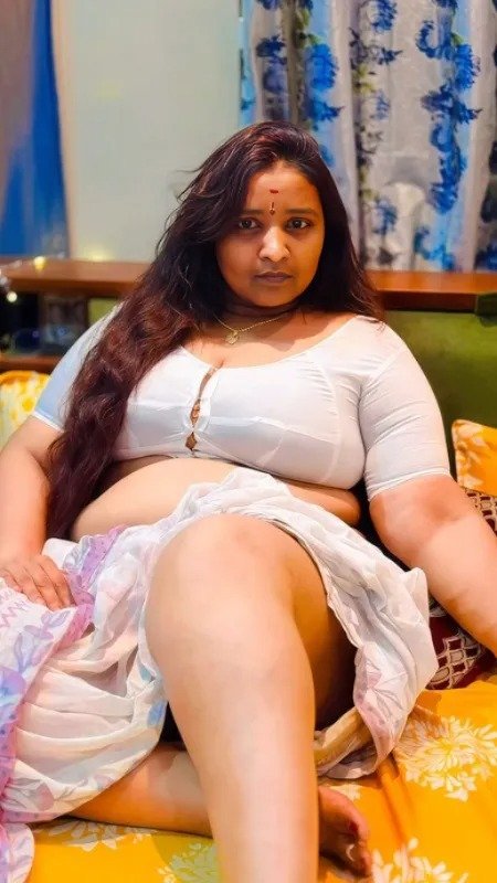 It's Radhika 🦋 tweet media