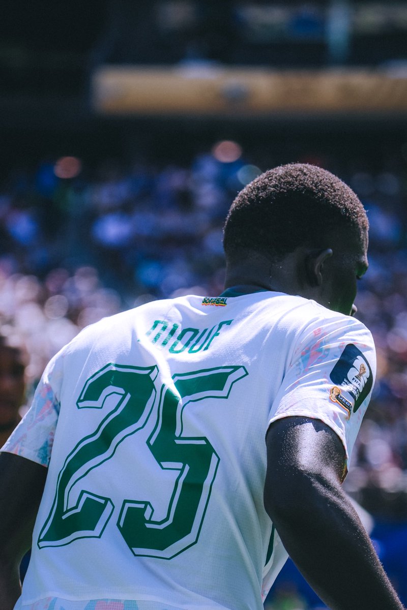 PremiumSportsPS's tweet photo. 𝗙𝗶𝗿𝘀𝘁 𝗔𝗽𝗽𝗲𝗮𝗿𝗮𝗻𝗰𝗲 𝗮𝘁 𝘁𝗵𝗲 𝗪𝗼𝗿𝗹𝗱 𝗖𝘂𝗽 ! 🦁 

Congratulations to @ElHadjiMDiouf26 on making his World Cup debut with Senegal! 👏🇸🇳

Despite the result, there are still two games left to fight for qualification and keep the dream alive. 💪

#TeamPSM https://t.co/e0TSWnhl0y