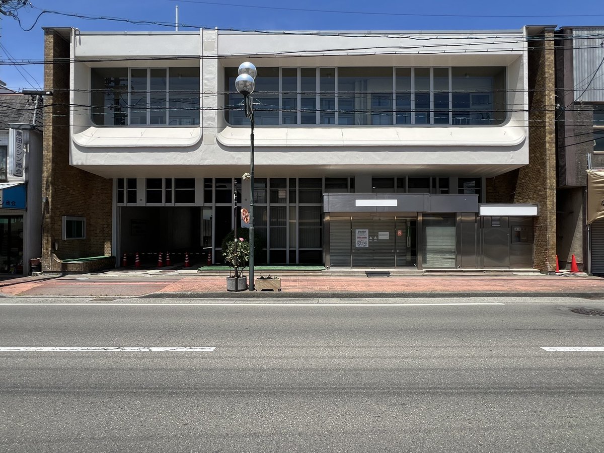ryuji_fujimura's tweet photo. 伊那市の中心には独特の風格を備えた建築が多かった。この地方の有力な資本が集まっていたことが伺える。 https://t.co/1YVumkrtf5