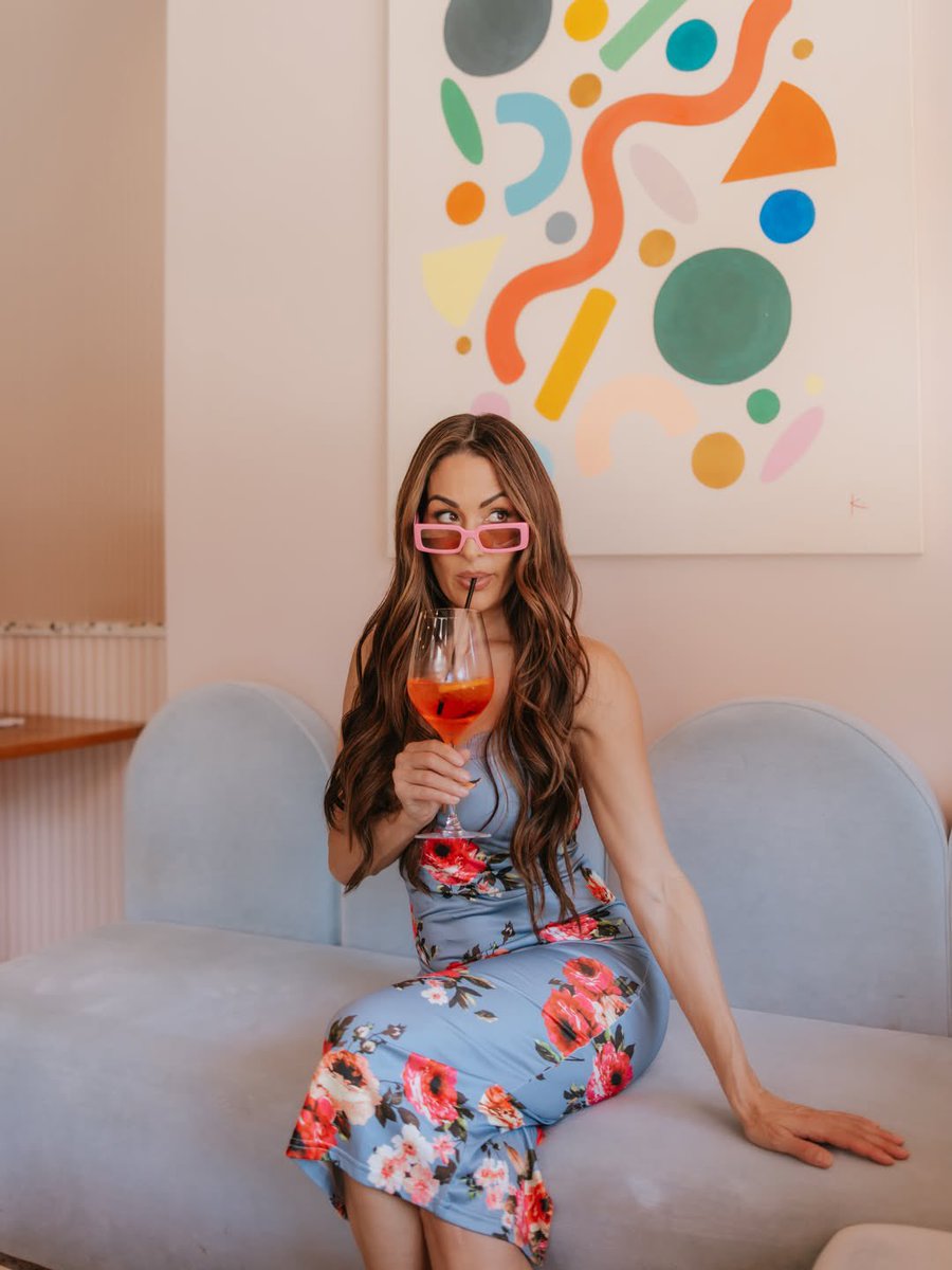 thebellasfave's tweet photo. SO GORGEOUS 🌺🍹 https://t.co/9kdyE41akT