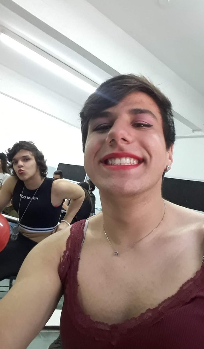 mulherbiologica's tweet photo. quando eu era um bof cishet e nem sonhava que um dia iria transicionar aí o trote de troca de sexo do terceiro me trouxe sentimentos bem curiosos https://t.co/254sqMqUeN