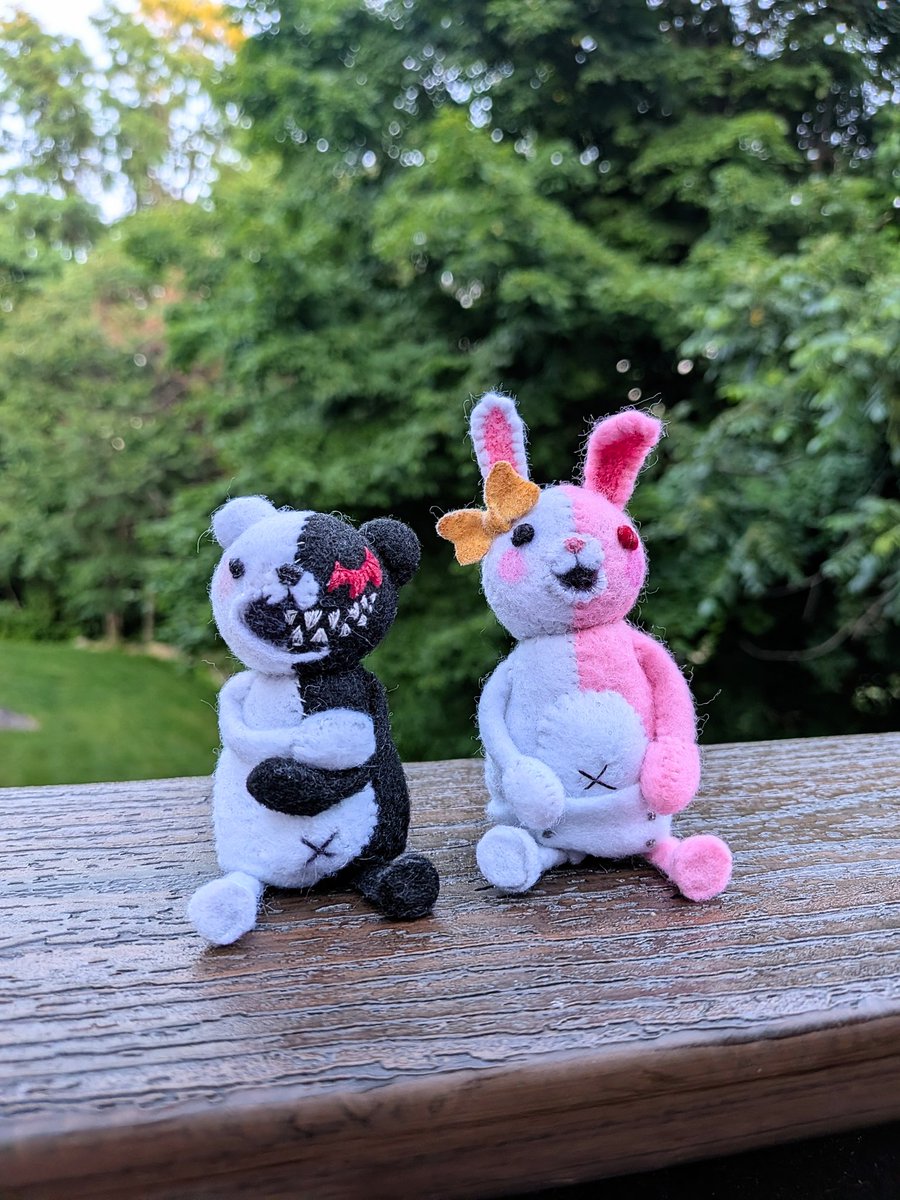 SoapyMuffinn's tweet photo. My entry for the #Danganronpa anniversary contest in the craft category :D
#danganronpaCC #monokuma #monomi https://t.co/s7rmgNHWAI