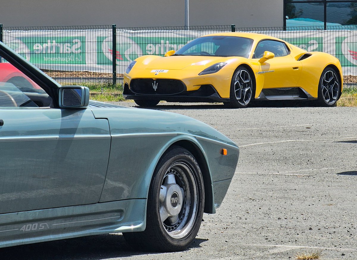crash71100's tweet photo. Au Mans, on croise toujours des voitures rares sur les parkings, dont cette TVR 400SX produite à...2 exemplaires ! Elle possède le V8 4.0 Rover, couplé à un compresseur. C'est une préparation spéciale du Northern TVR Centre. C'est la voiture la plus rare que j'ai spottée https://t.co/VFq1m4fXNP