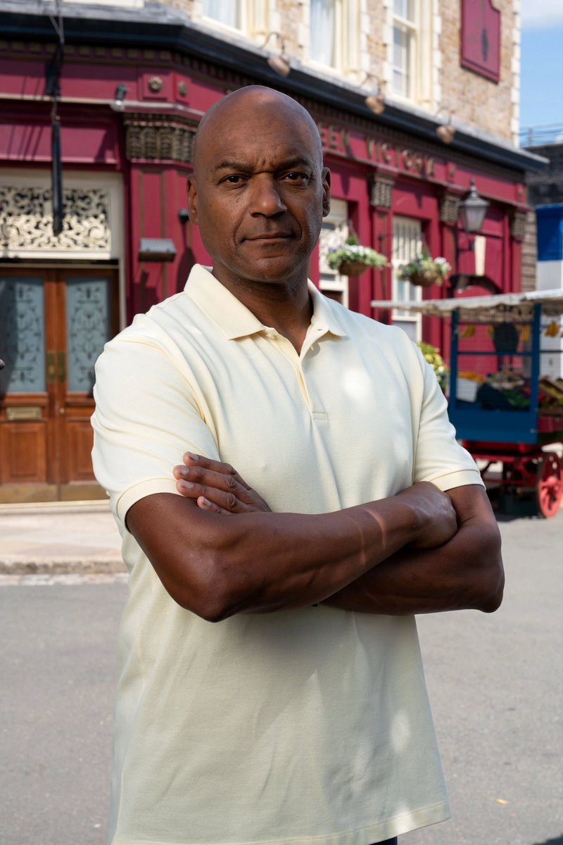 BRATTYBARBl's tweet photo. Since George is literally a famous boxer, we need a storyline where instead of using Eddie's money to save the restaurant, he appears on Celebrity Big Brother instead #EastEnders https://t.co/FdQr5B1jvM