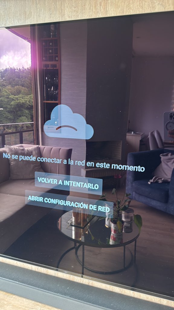 crisorozco06's tweet photo. Quiero expresar mi inconformidad con el servicio prestado por @ClaroColombia Llevamos más de un mes presentando fallas constantes e intermitencias que nos han impedido disfrutar adecuadamente del servicio contratadono hemos podido ver eventos tan importantes como el Mundial. https://t.co/RiZBSdO573