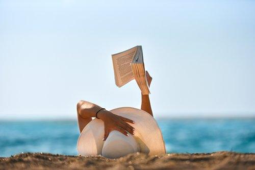 indianriverfin's tweet photo. Whether you are tight on time or have loads of it, here are The Economist's ideas for summer reading https://t.co/wcJYkFuRIA https://t.co/r8HPzvB6f2