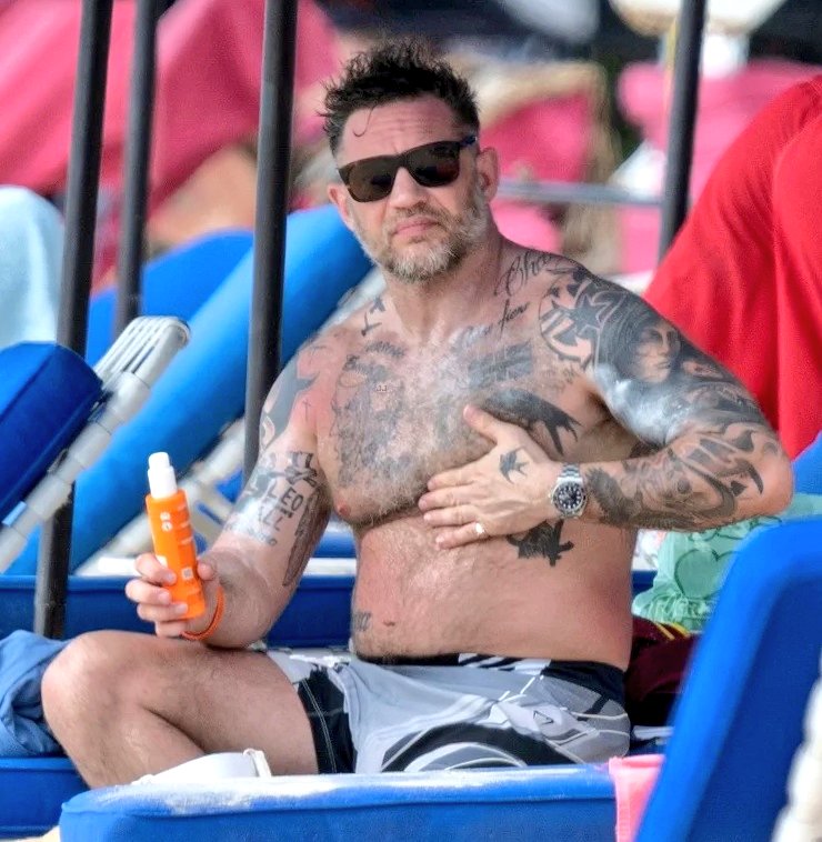 gabearicka's tweet photo. so as not to lose the habit of remembering that these photos exist. #dadbelly https://t.co/2alZhIyLX3