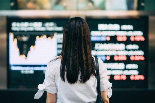 PinnacleWealthM's tweet photo. Looking for the stock market outlook for the last half of 2026? See what you should consider through the end of the year to be prepared. https://t.co/PwIIKlxMaK https://t.co/aAXVLsn9et