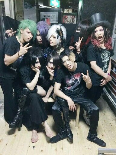 devilhalo_'s tweet photo. Always cracks me up a bit how Karma barely ever smiled but always had a wide ass smile when he was with Yuuki https://t.co/a67Zn6JaII