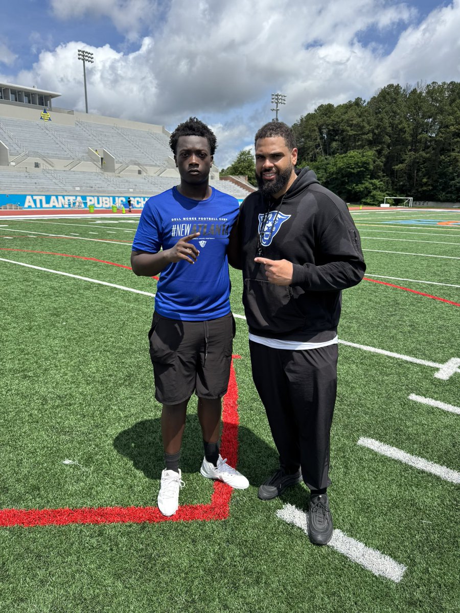 Donaville71's tweet photo. Good work today at the Georgia state camp won reps today with O line coach Casey reddick said I was MVP today 💪🏾 https://t.co/PygMDXYhaq