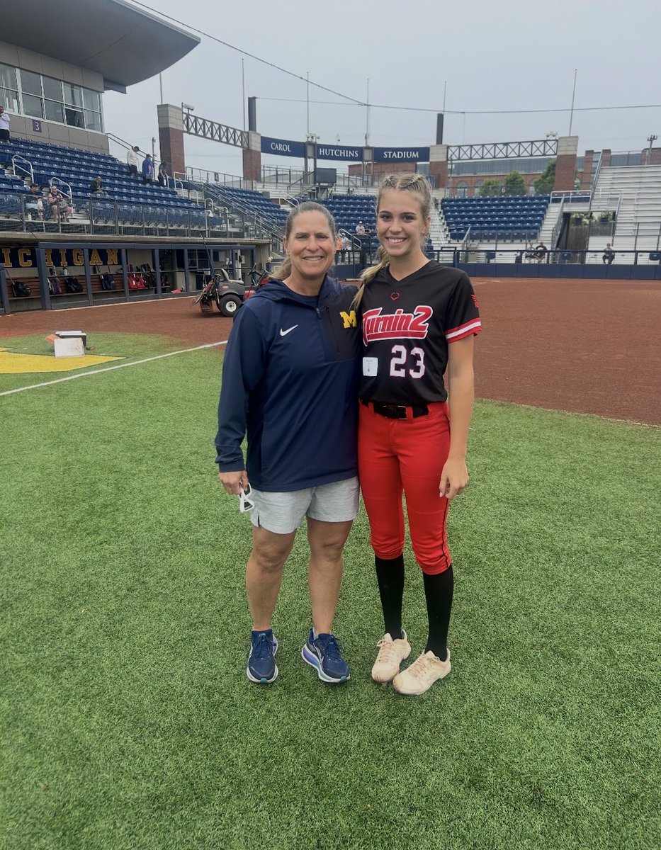 MorganThimm28's tweet photo. I had so much fun at the University of Michigan Prospect camp. I learned so many new things throughout the last 2 days and can’t wait to use it all on the field.@btholl @CoachBrundage @umichsoftball https://t.co/WxgkOtlKVu