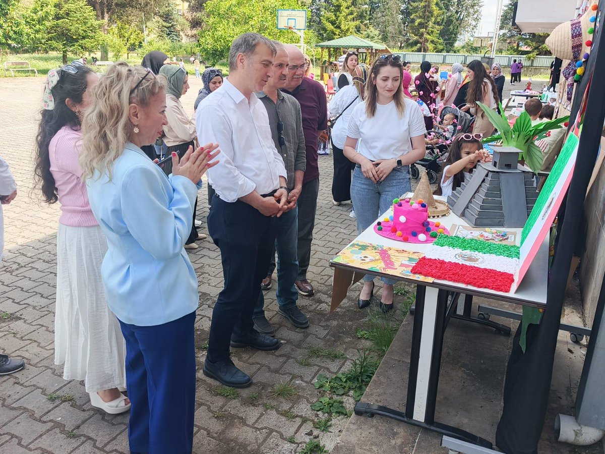memterme55's tweet photo. 📌 Cumhuriyet Kız Mesleki ve Teknik Anadolu Lisesi

İlçemiz Cumhuriyet Kız Mesleki ve Teknik Anadolu Lisesi Anasınıfı öğrencilerinin yıl boyunca hazırladığı çalışmaların yer aldığı yılsonu sergisi, ziyaretçilerin beğenisine sunuldu.
@tcmeb @samsunmem @muratagar60 @ismailrhmnkose https://t.co/bt0El9VPId