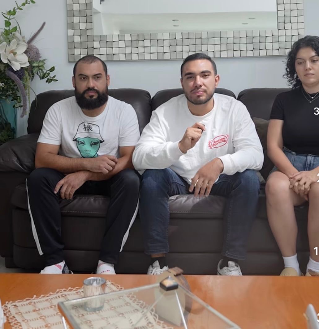 AlertaQro's tweet photo. 👤🚫Detienen a queretano por caso de robos en #Coahuila; familia denuncia error‼️

🗣️❌La familia del queretano señala que no es el delincuente que buscan y exige que las autoridades revisen el caso🔎👇 

https://t.co/bKUTIPc9nz https://t.co/4Dci2C2kcv