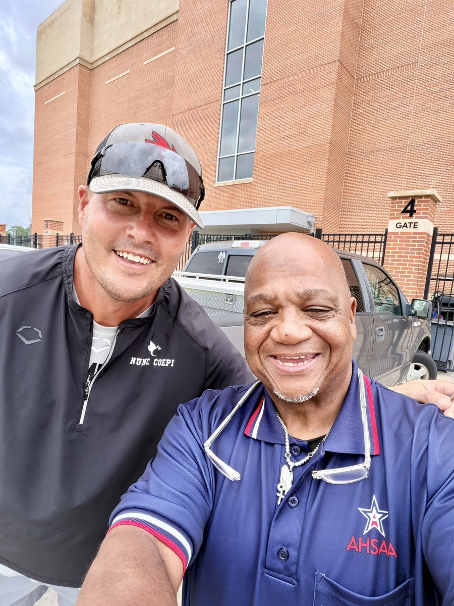 acox317's tweet photo. Just finished up at a State umpires clinic and made it to South Alabama to watch AC Ashton Cox #12 compete in a 7v7 and I run into the Goat Phillip Rivers
They can’t cover #12 🏈🔥💪🏾 they 3-0 right now
@ac_ashton61939 
@JagsFB_Recruits 
@ScoutFball 
@CountyRecruits 
@AuburnFootball 
@TroyRecruiting 
@Bama_247 
@Nicholls_FB 
@JoeVac70 
@ChadSimmons_ 
@Rivals