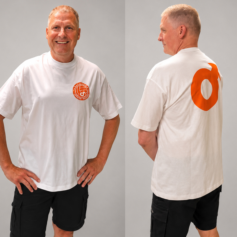 vulkanerna's tweet photo. Perfekt till sommaren har vi släppt två nya t-shirt som passar till precis allt.
Båda dessa t-shirts har tagits fram efter önskemål från er medlemmar.

Säljstart 18/6

Mer info hittar ni på https://t.co/NYj1OVLb4d

#degerforsif https://t.co/yqftVZM2Jt