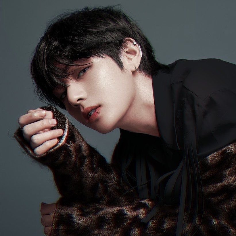 sjthvjk95's tweet photo. สุขใดเล่าจะเท่า : #taekook #kookv 

มีคุณแม่เป็นทรงซ้อ🫦             มีคุณพ่อเป็นทรงเอ💵 https://t.co/qgpRIaHXVh