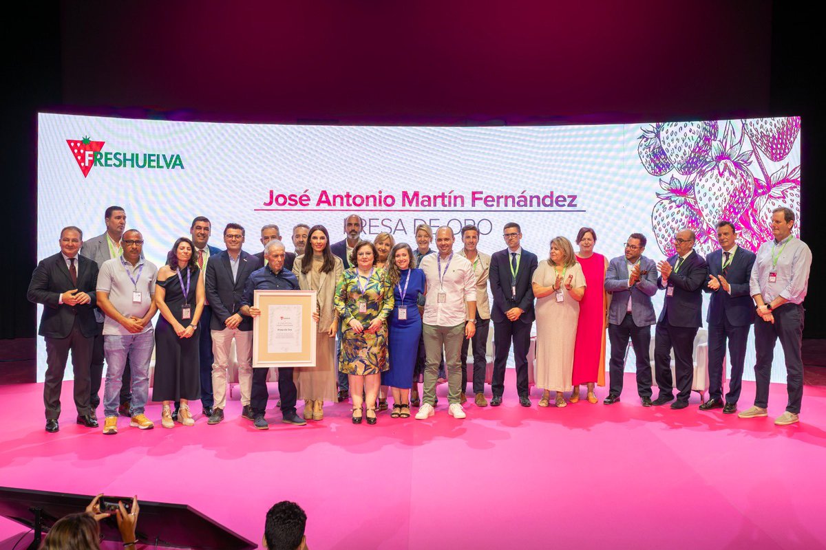 Freshuelvaes's tweet photo. 🍓 Huelva vuelve a ser la capital mundial de los berries.

Más de 1.700 profesionales participan en el XI Congreso Internacional de Frutos Rojos, una cita marcada por la unidad, la innovación y la sostenibilidad. https://t.co/6ElFO90dXV