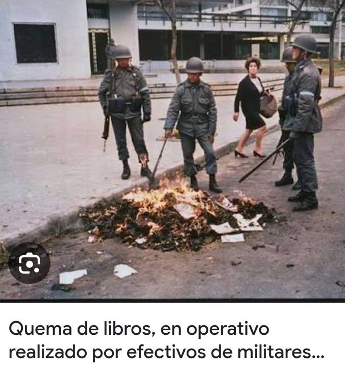DevoxPeron's tweet photo. Mientras festejamos el triunfo de la selección, el gobierno decidió cerrar la biblioteca de Casa Rosada y están tirando los libros a la basura

¿Saben quién más tiraba/quemaba libros? Los militares https://t.co/2pk9DRR389