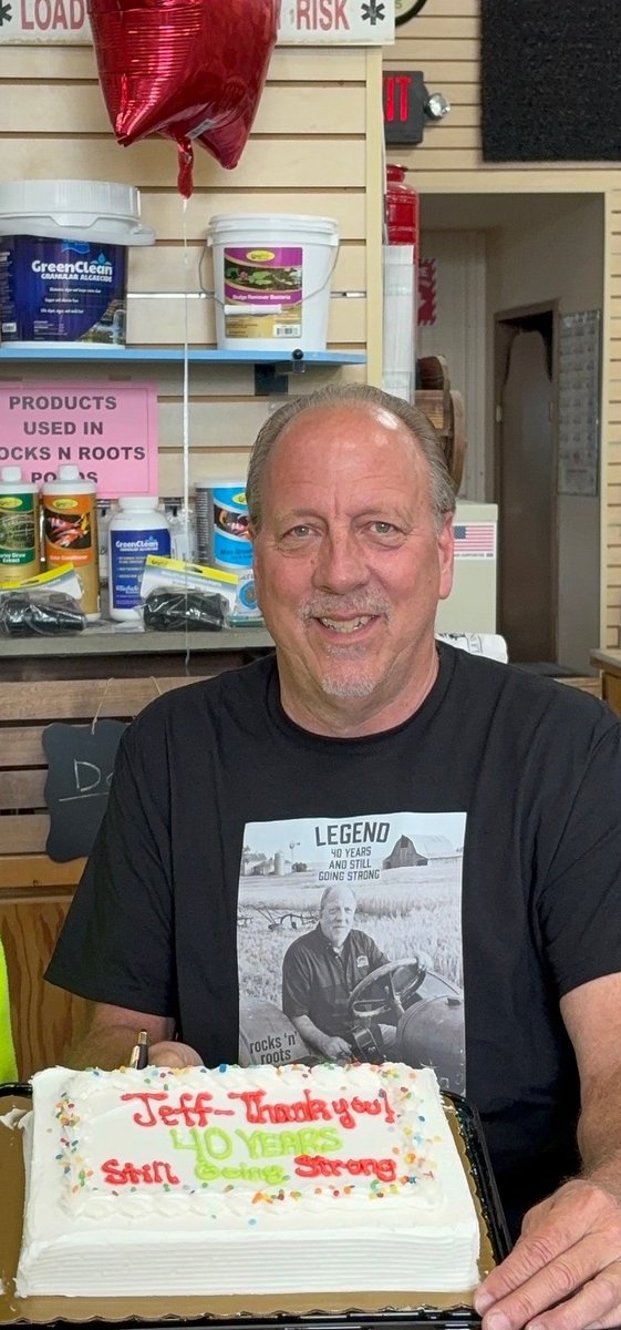 rocksnroots's tweet photo. Cheers to 40 YEARS of excellence!
Today we honor Jeff — a true legend around here. He’s been with us for four decades and is still going strong!
He’s not just an employee — he’s part of our story, our success, and our family.#EmployeeAppreciation #40YearsStrong #WorkAnniversary https://t.co/CVq8RUH1jm