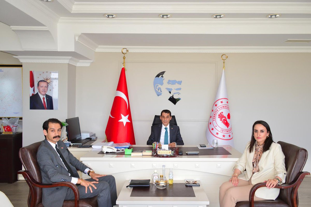 gencmemursen35's tweet photo. İl Başkanımız Enes Sabancı, Narlıdere Kaymakamı Sn. Kadir Taner Eser’i ve Narlıdere İlçe Milli Eğitim Müdürü Sn. Zeynep Başdaş’ı ziyaret etti.

Misafirperverliklerinden dolayı Kıymetli Kaymakamımıza teşekkür ediyor, muvaffakiyetler diliyoruz. https://t.co/auNUC74md1