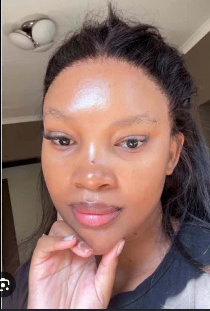 MBMBSkin's tweet photo. SHE WALKED INTO THE REUNION EXPECTING TO FEEL OLD... THEN EVERYONE THOUGHT SHE WAS THE YOUNGEST PERSON THERE

That's because even though Ruth had been diligently following all our beauty tips and tricks, she thought she was going to meet other former

At 41 debidoo Joao neves https://t.co/mA8TopqV26