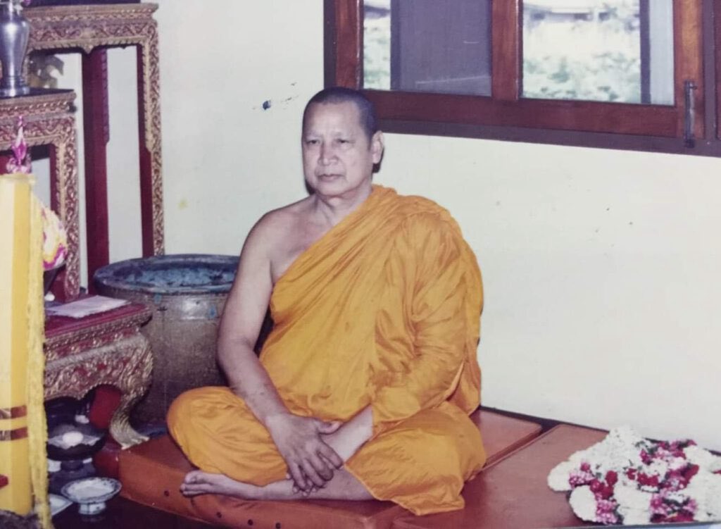 OccultHours's tweet photo. Didn’t get how someone could die from advanced meditative initiations until I learned of หลวงพ่อชาญณรง

A test involved jumping off a cliff, entering meditation before impact, simulating death, &amp; remaining unconscious for 4 days to master astral projection

Who’s signing up? https://t.co/wL0O9uJtYO