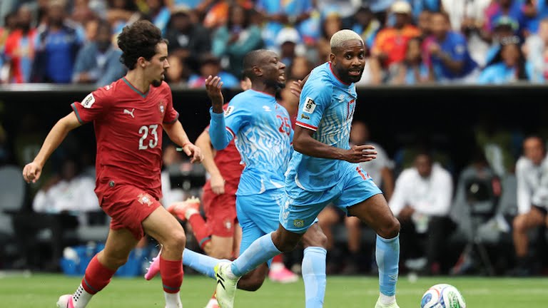 ofootball__'s tweet photo. YOANE WISSA!!! 🇨🇩🔥

A huge goal just before half-time!

Portugal 1-1 DR Congo. 😱⚽ https://t.co/vPoFr6eMfs