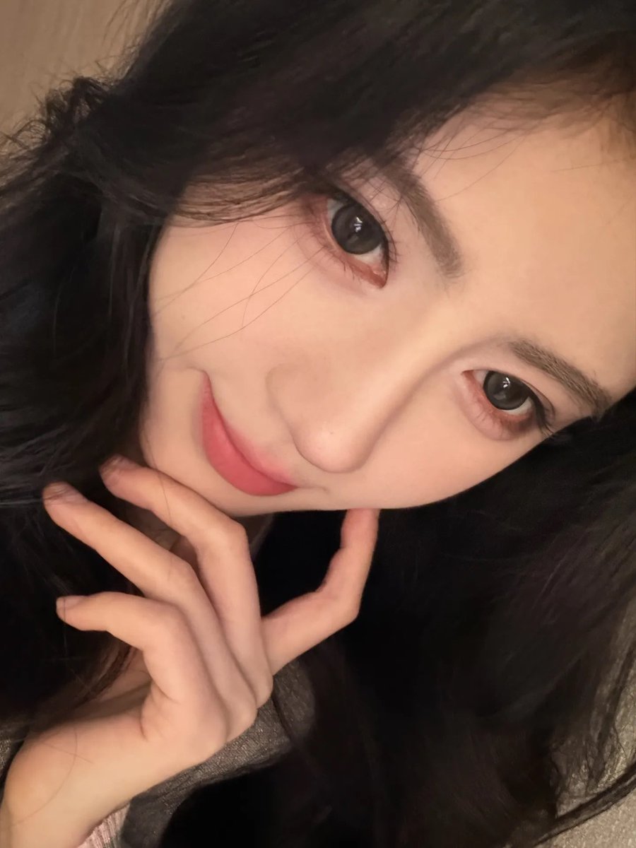 아러 tweet media