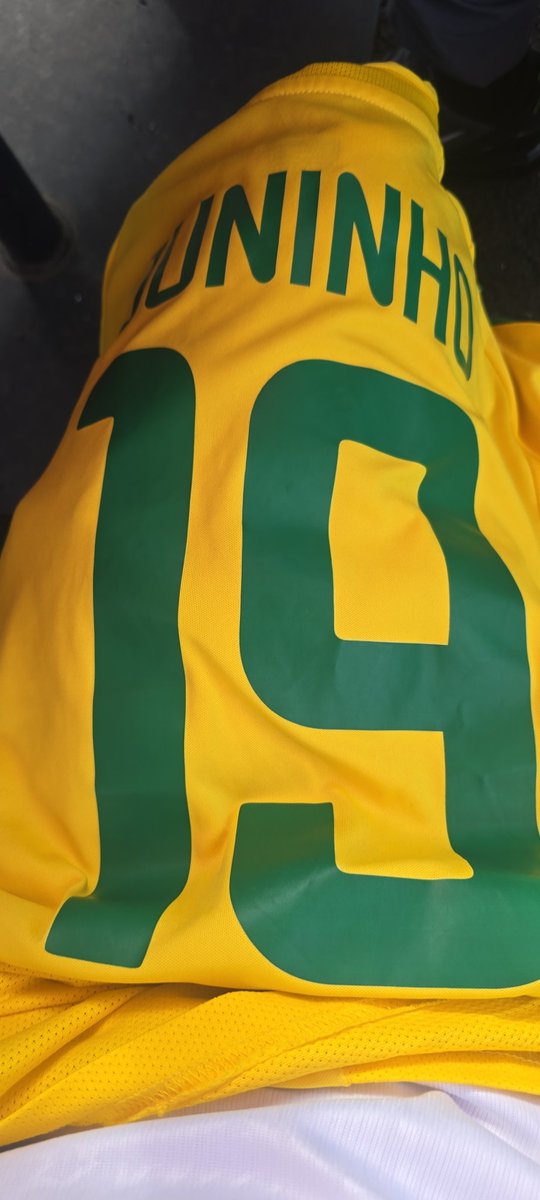 pallymasif's tweet photo. Nice little gift off my friend, Juninho, Brazil 96/97 https://t.co/LBnVt32MeJ