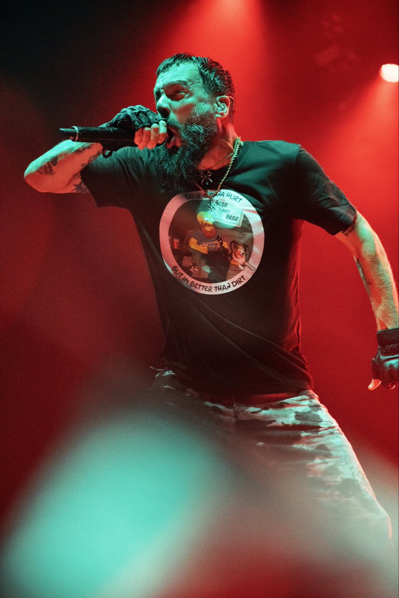 kseofficial's tweet photo. ORLANDO!!! The star of the night was our one and only birthday boy, Justin! Thanks to everyone who came out, rocked out, and helped celebrate his 50th with us. Thanks to @hardrockorlando and its staff for hosting us on this special day. 📸: @manalivecreative https://t.co/po9B7Liz7h
