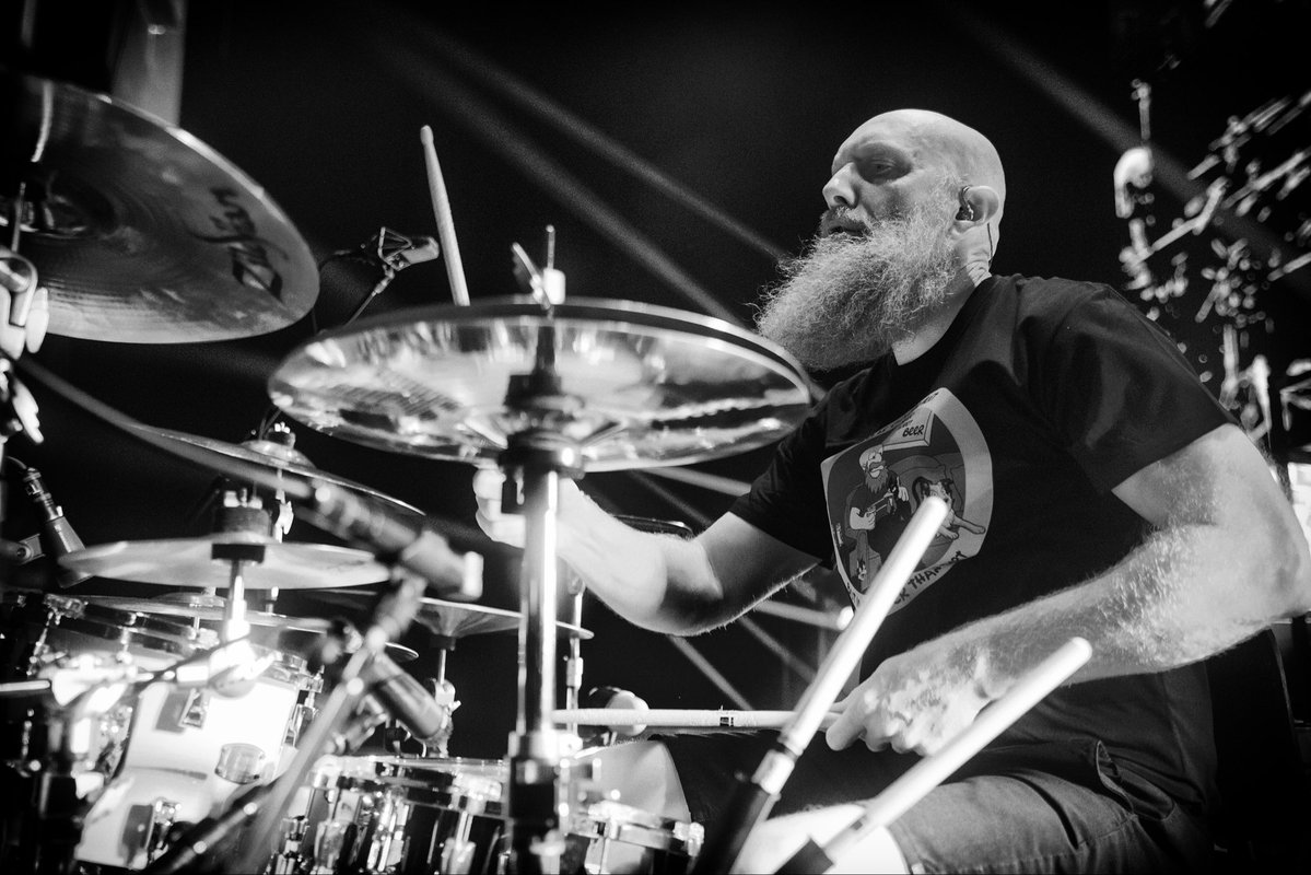 kseofficial's tweet photo. ORLANDO!!! The star of the night was our one and only birthday boy, Justin! Thanks to everyone who came out, rocked out, and helped celebrate his 50th with us. Thanks to @hardrockorlando and its staff for hosting us on this special day. 📸: @manalivecreative https://t.co/po9B7Liz7h