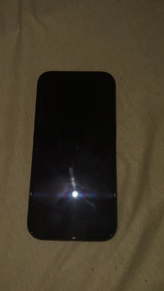 coas1579's tweet photo. Wer hat auch noch ein IPhone 16 😍 https://t.co/6cXsCEbfXT