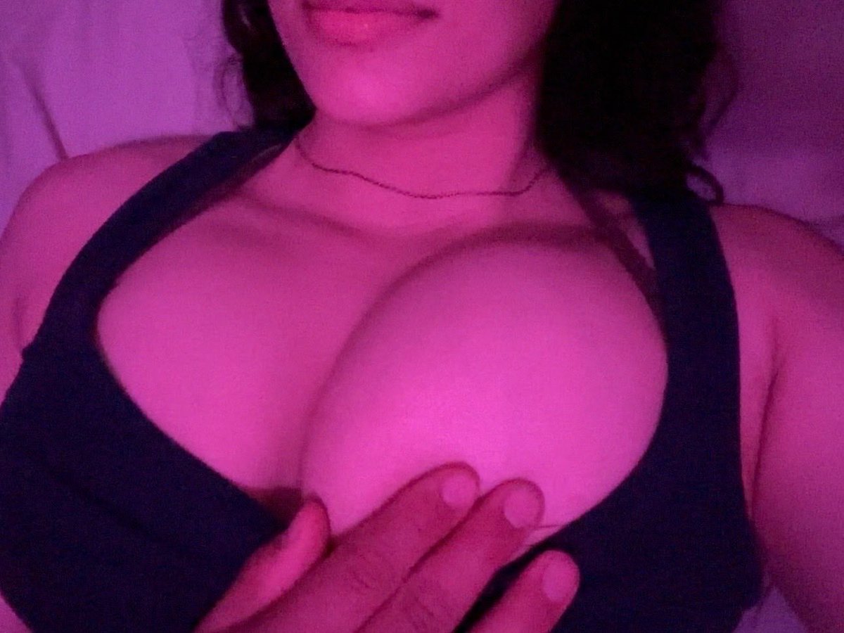 LunaxRoman's tweet photo. @downbadcomment Follow for uncovered version ;) https://t.co/Mqyo3lWr9c