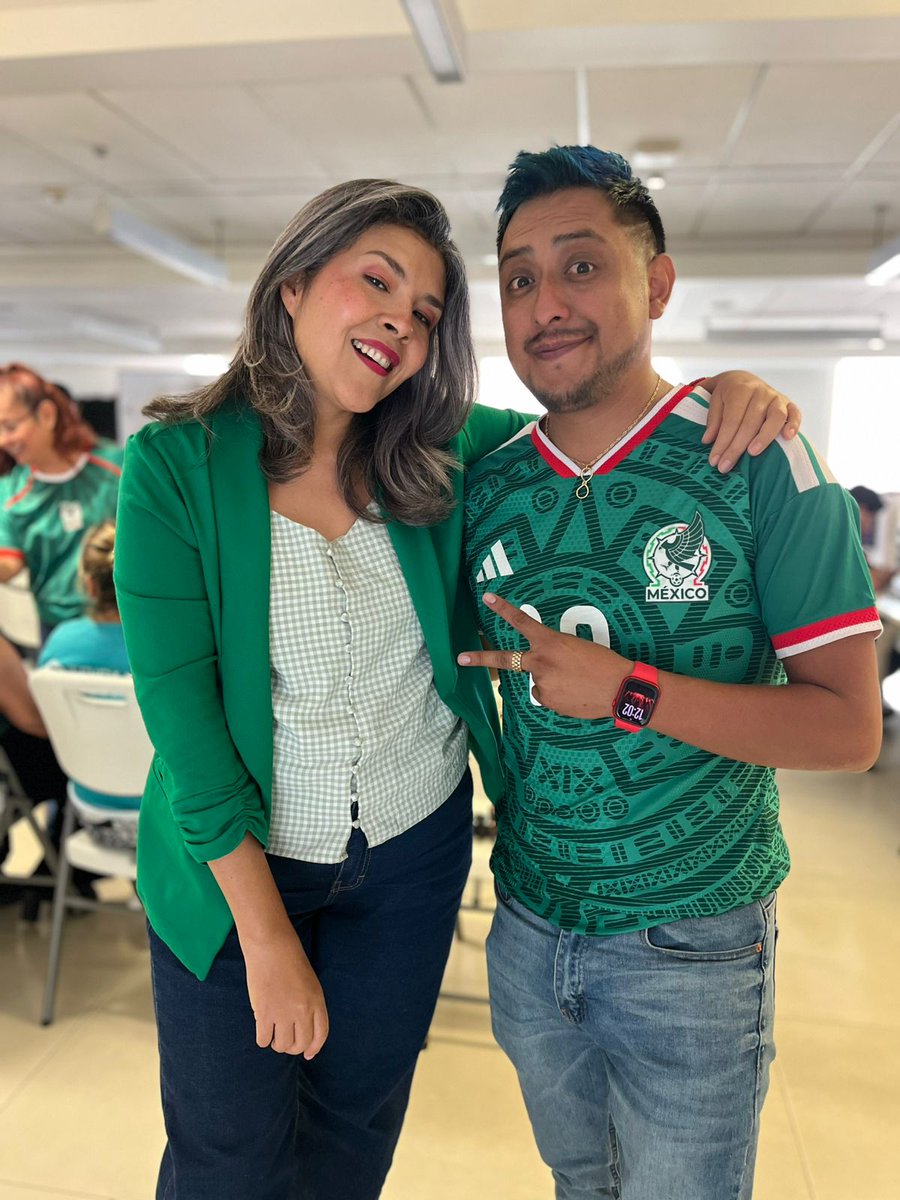 LaMagnificaFM's tweet photo. 🔥 ¡Con el corazón bien verde y el chisme bien fresco! 

@Mich_Piedras y Sergio Mastranzo T ya están listos para apoyar a la selección mexicana en su encuentro contra Corea del Sur🦅💚. Hoy se vale gritar los goles y por supuesto, enterarse de los mejores temas en "El Lavadero" https://t.co/T9iG5fm4Rs