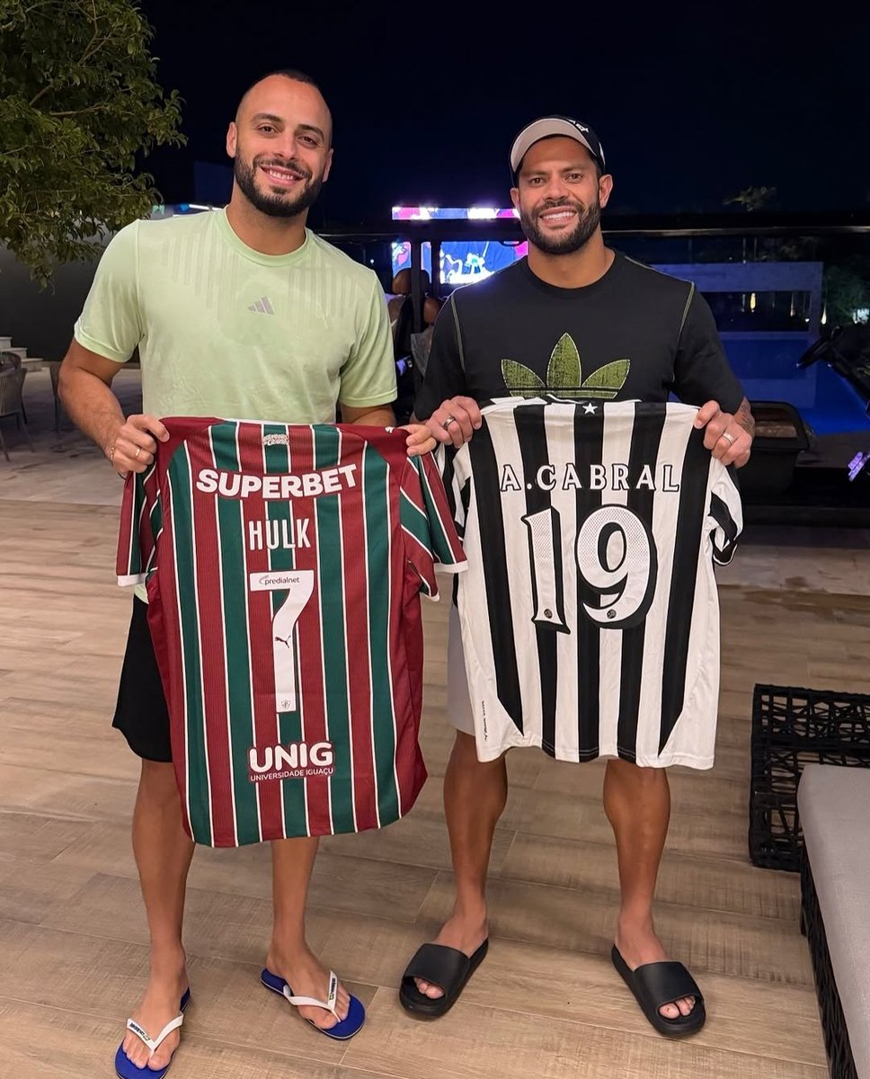EspacoGlorioso's tweet photo. Aquele sorriso que carrega um trauma https://t.co/DsUeH0SbOi