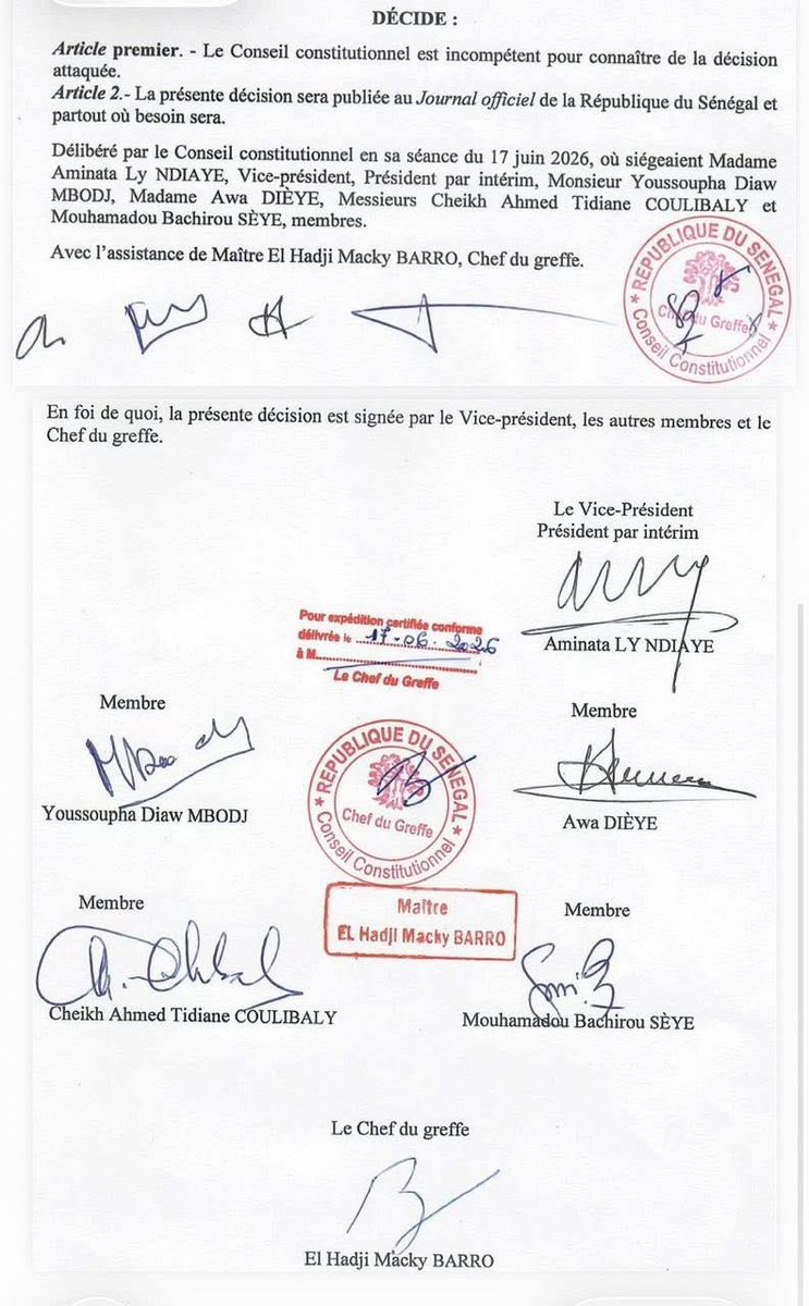 bakarys02598565's tweet photo. Cette déclaration d’incompétence du Conseil constitutionnel concernant la réintégration d’Ousmane Sonko ne surprend guère. En l’espèce, le Conseil n’a fait que se conformer à sa jurisprudence constante.

Il est temps que les acteurs politiques acceptent d’affronter Sonko sur le terrain politique, avec les moyens légaux et démocratiques prévus à cet effet, plutôt que d’espérer l’intervention de mains invisibles ou de mécanismes détournés pour l’écarter illégalement du jeu politique.

Après cette séquence marquée par de nombreuses agitations en coulisses, le peuple doit tirer les leçons qui s’imposent et identifier ceux qui, se présentant comme des intellectuels ou des experts, ont sciemment entretenu la confusion en diffusant des analyses erronées afin d’induire l’opinion publique en erreur.