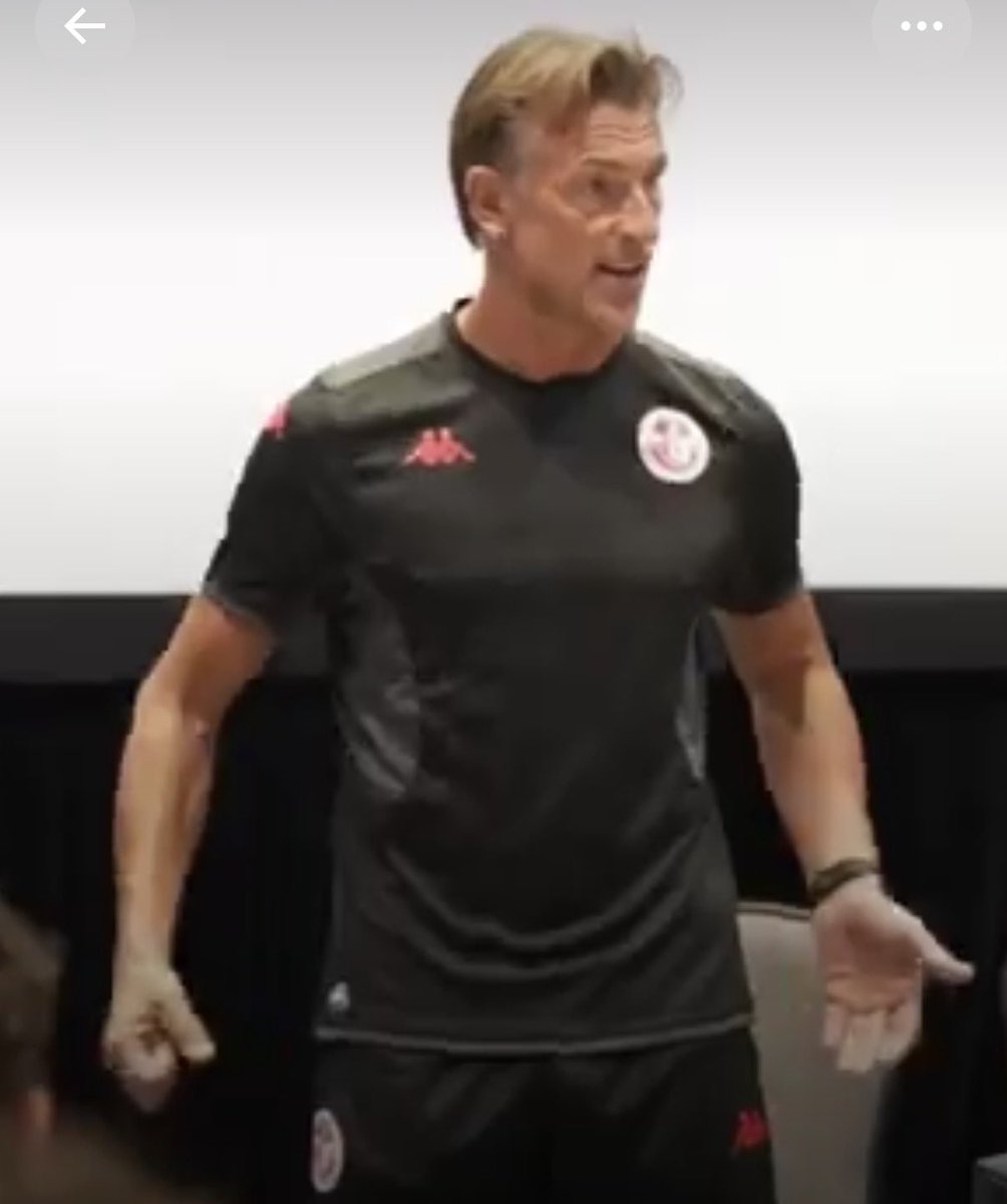 _BeFootball's tweet photo. 🚨 Hervé Renard à ses joueurs 😤 : « VOUS SAVEZ CE QU'IL SE PASSERAIT SI VOUS RENTRIEZ MAINTENANT AU PAYS ? 🇹🇳

TOUT LE MONDE EST EN COLÈRE.  Là, c'est la Patrie, c'est la Nation !!!!

C'est une Coupe du Monde ! Il faut se bouger, les gars ! ON EST ENSEMBLE ! » 

Il va nous lâcher une causerie de fou contre le Japon 🇯🇵 comme à l’époque Arabie saoudite 🇸🇦.
