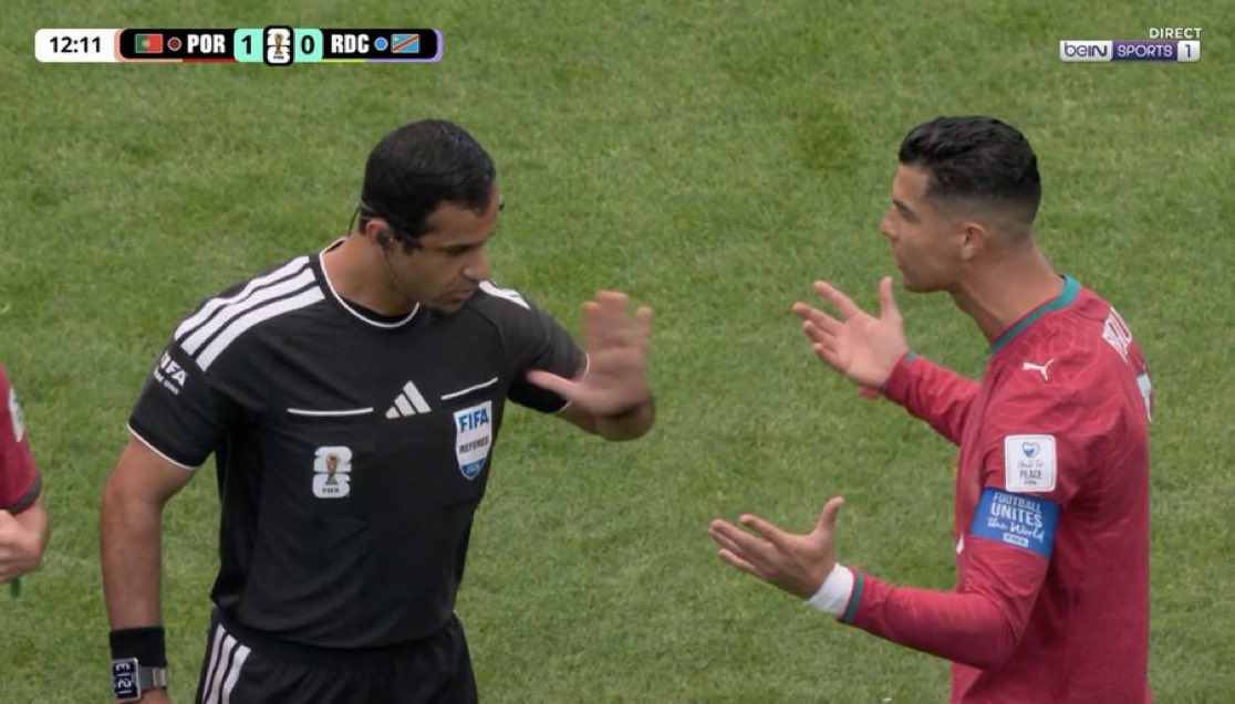 M8_Tablebasse's tweet photo. Les arbitres contre le portugal c’est toutes les compétitions comme ça . Le monde contre Ronaldo vrm c’est affligeant . #PORRDC https://t.co/A11Sde1Ioc