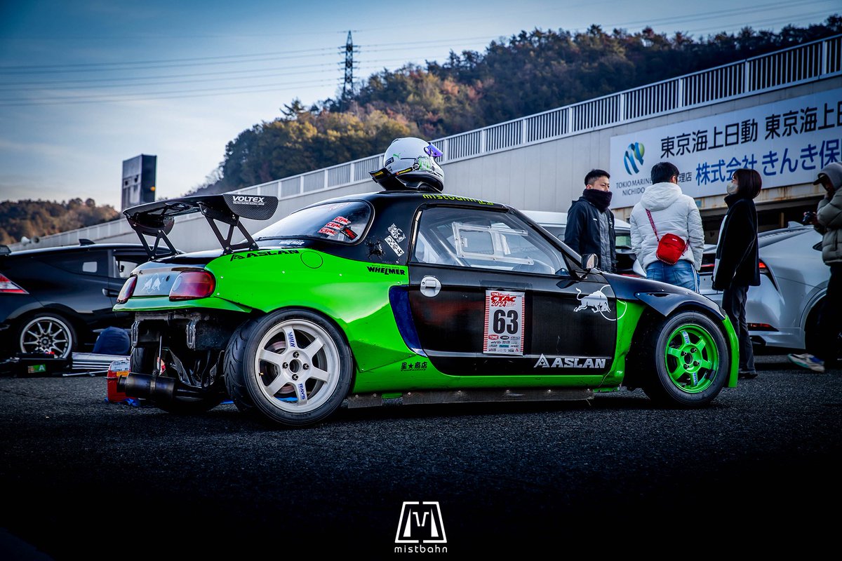 mistbahn's tweet photo. #あなたのホイール教えて見た人もやる

フロント
M18J (紺)
M18J (キミドリ)
TE37 (白)
TE37 (緑)
TE37 (黒)

リア
CE28N (キミドリ)
CE28N (水色)
CP-035 (金)
TE37 (白)
Type-C (金) https://t.co/ZQZaaZpqxW